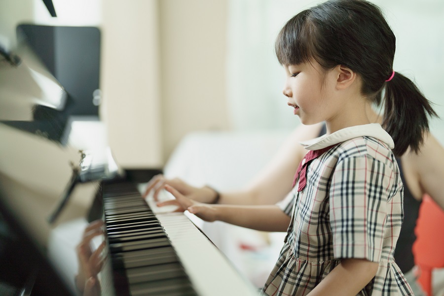 子供のピアノ教室は何歳から始めればいい？